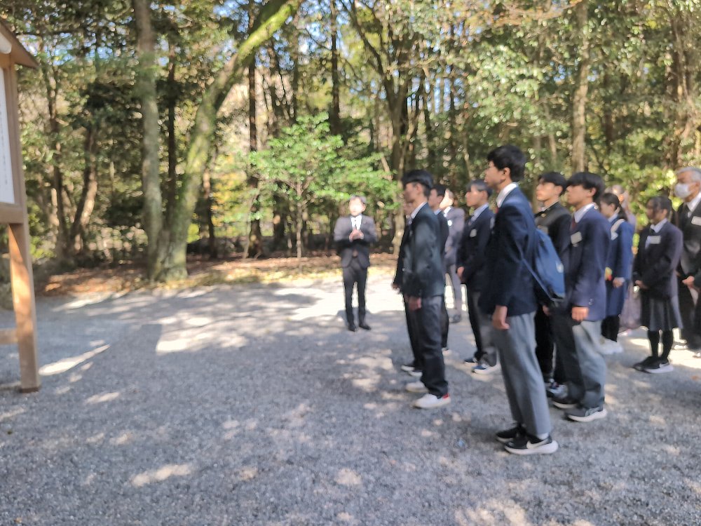 神宮司廳の方から説明を受けました